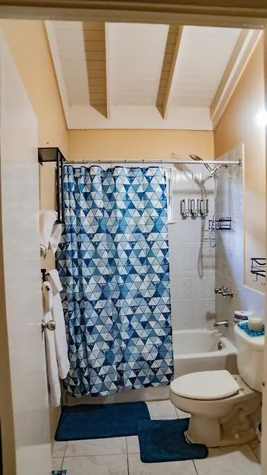 Serene Artistry - Secure 1-Br Haven In Ocho Rios Jamaica Mammee Bay